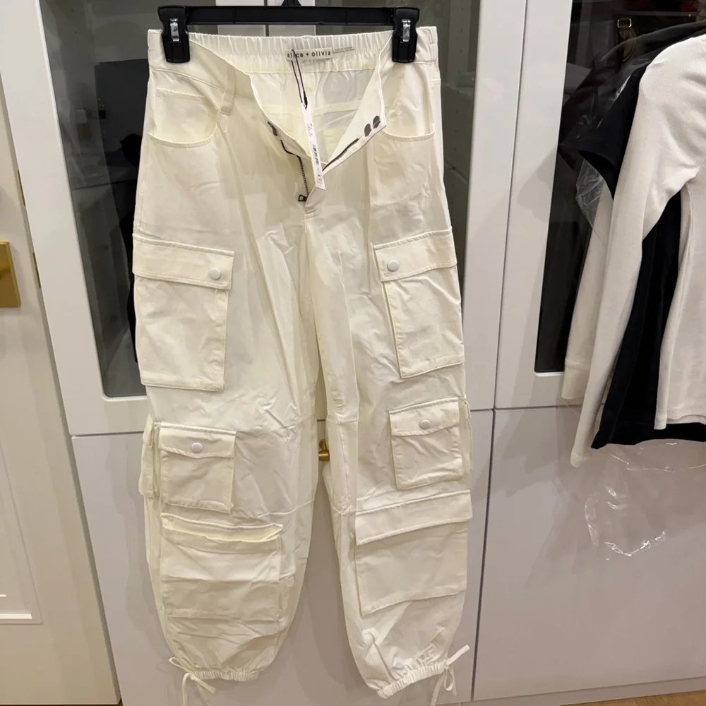 Alice + Olivia Off White Cargo Pants - Picture 1 of 3